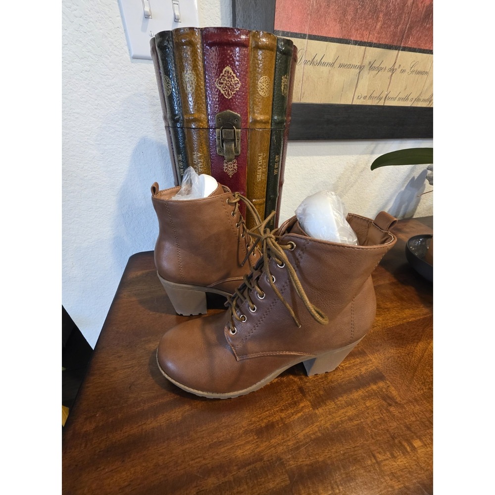 Top Moda Women's High Heel Combat Booties Faux Leather Size 8 New No Box